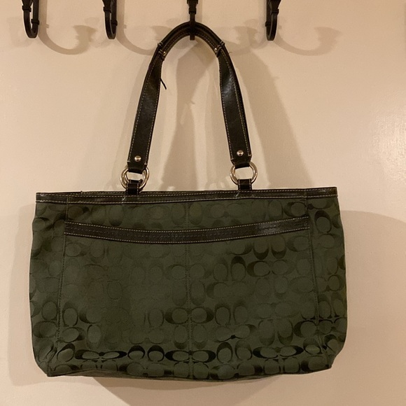 Hunter Green COACH bag - Picture 2 of 12